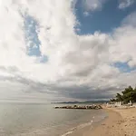 Seasidelongo 1 Min From The Of